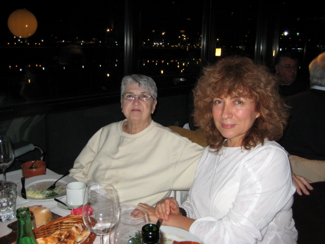 Otro bello encuentro con una amiga y estudiante de Budismo [Celeste Andres]  en Buenos Aires. Junio de 2008