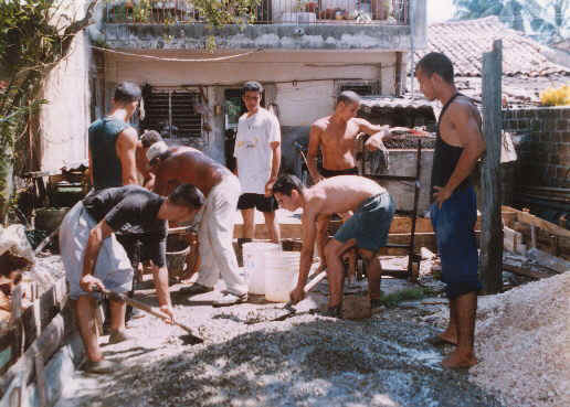 Trabajando en el Templo Guan Yin - La Primera Piedra - Camagey, Cuba